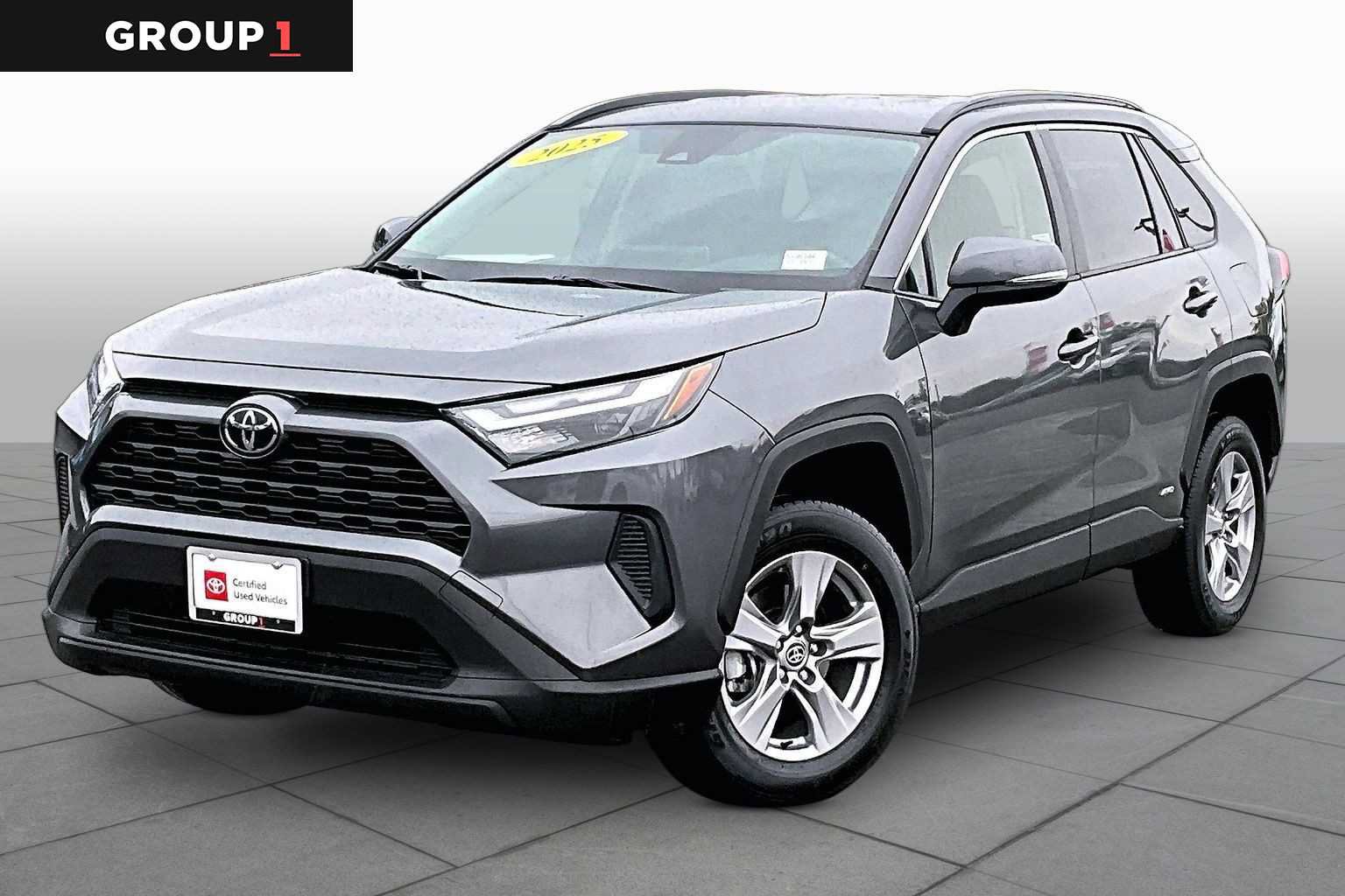 Certified 2025 Toyota RAV4 XLE AWD/4WD image 1