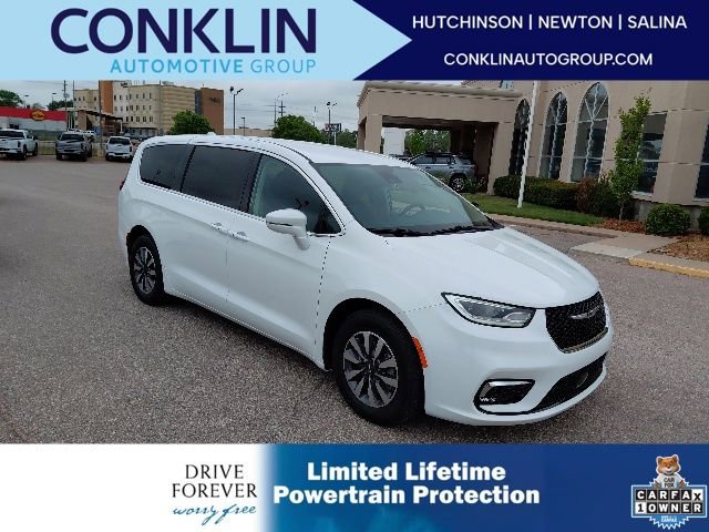 Used 2022 Chrysler Pacifica Touring-L image 1