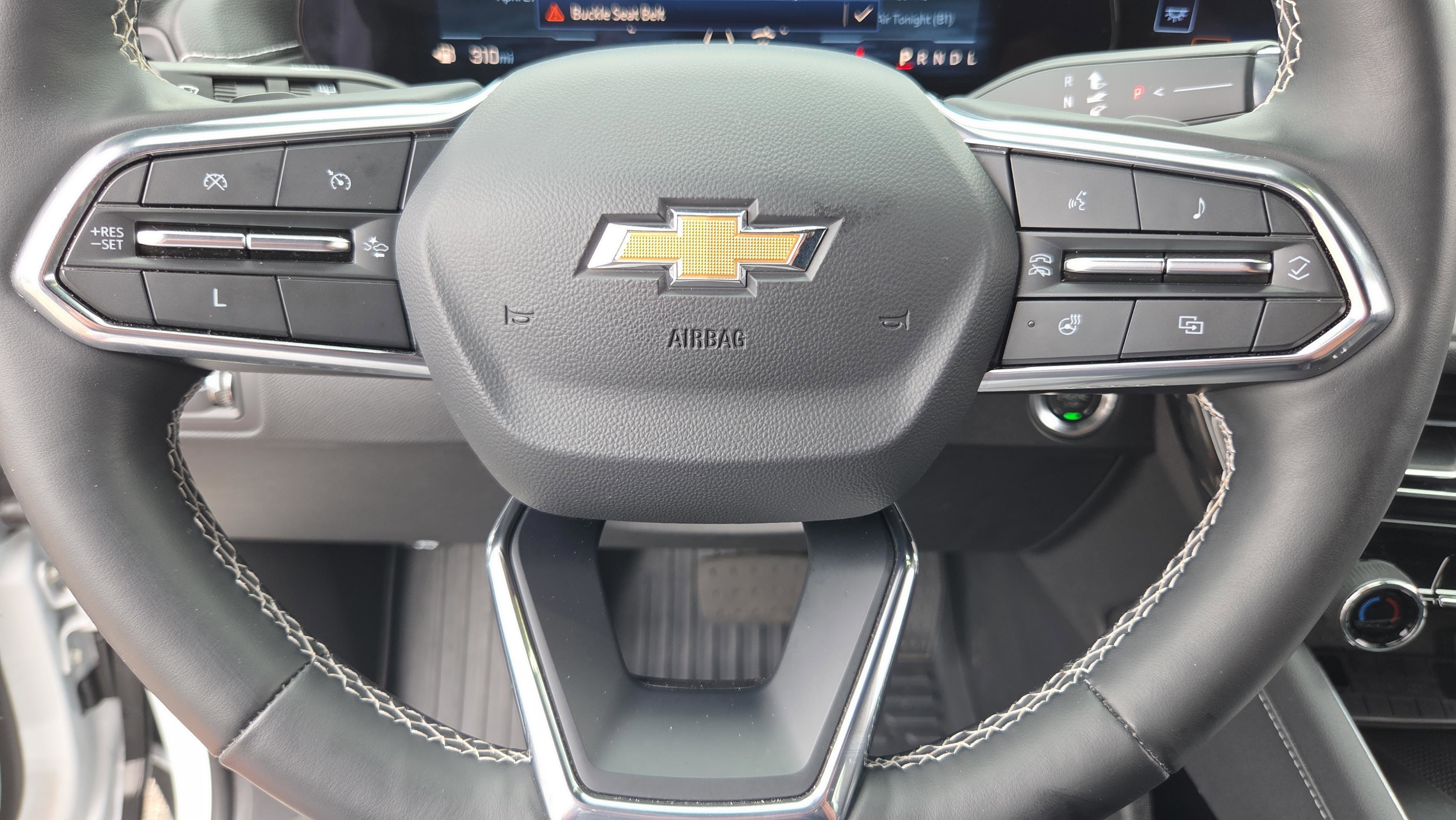 Used 2025 Chevrolet Traverse LT w/ Sun and Wheel Package FWD image 22