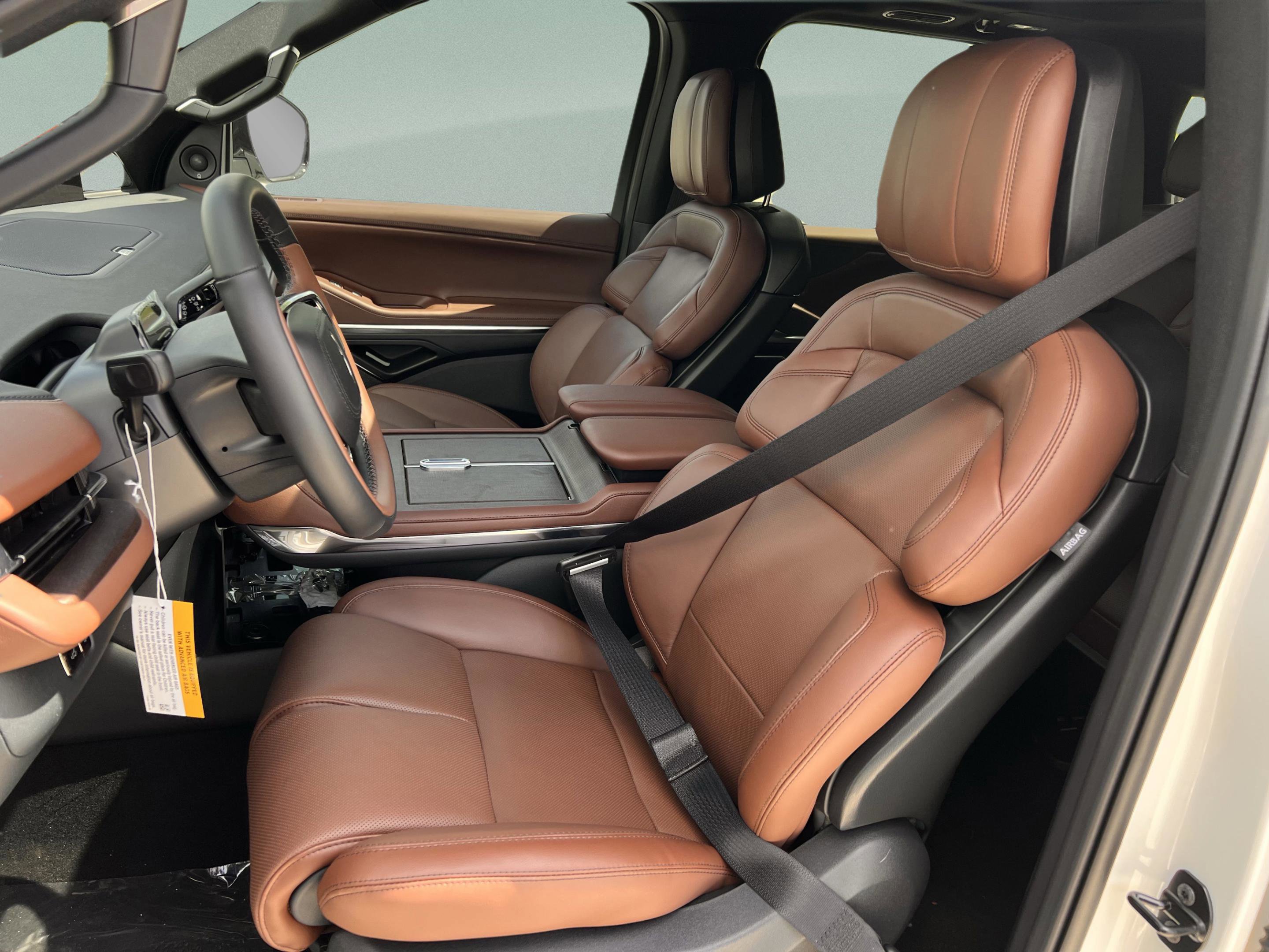 Used 2026 Lincoln Navigator Reserve AWD/4WD image 22