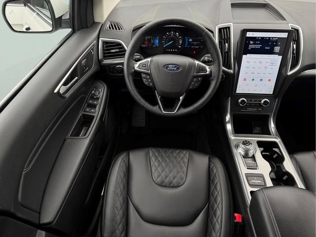 Certified 2024 Ford Edge Titanium AWD/4WD image 12