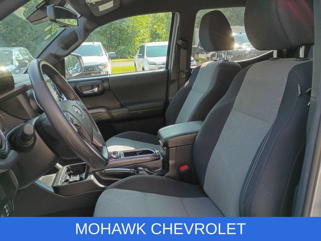 Used 2021 Toyota Tacoma TRD Sport w/ Technology Package AWD/4WD image 18
