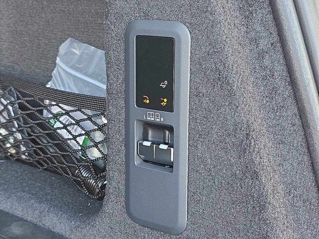 New 2026 Land Rover Range Rover Sport Dynamic SE image 13