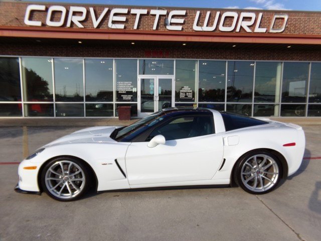 Used 2013 Chevrolet Corvette Z06 w/ 3LZ Preferred Equipment Group RWD image 9