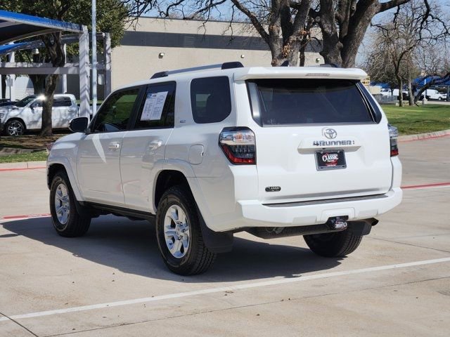 Used 2020 Toyota 4Runner SR5 Premium image 3