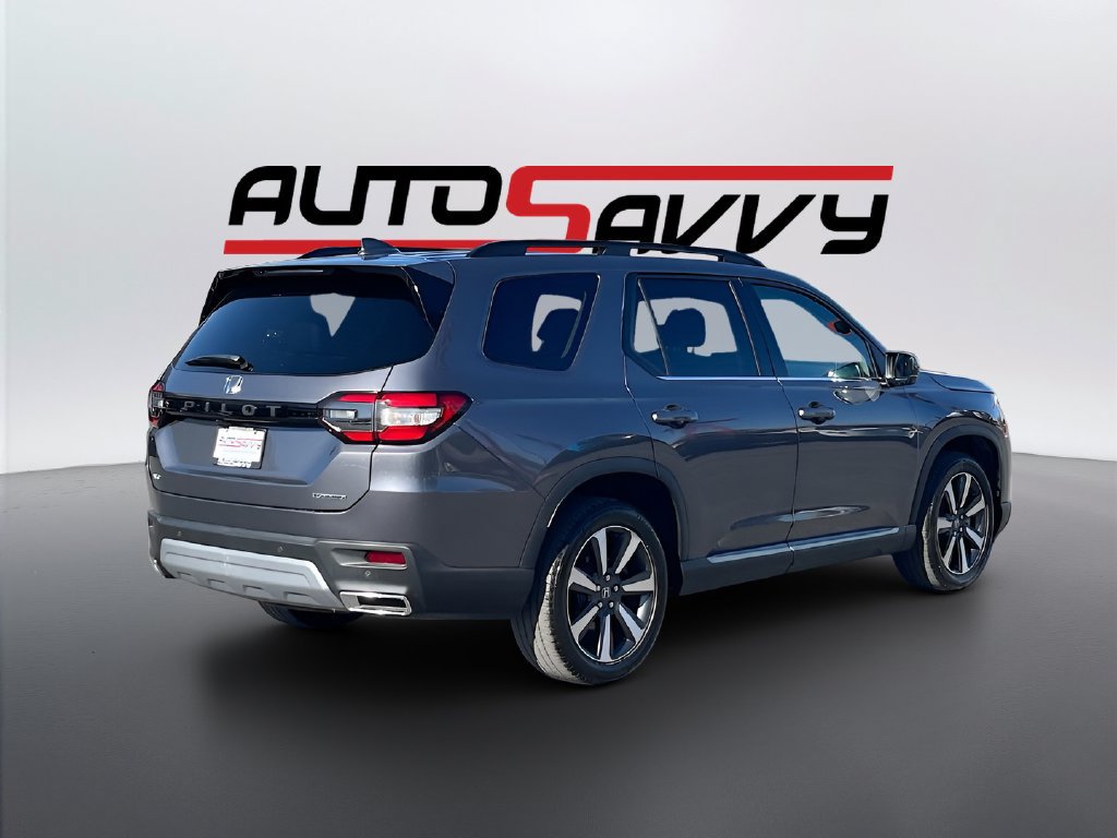 Used 2025 Honda Pilot Touring image 7