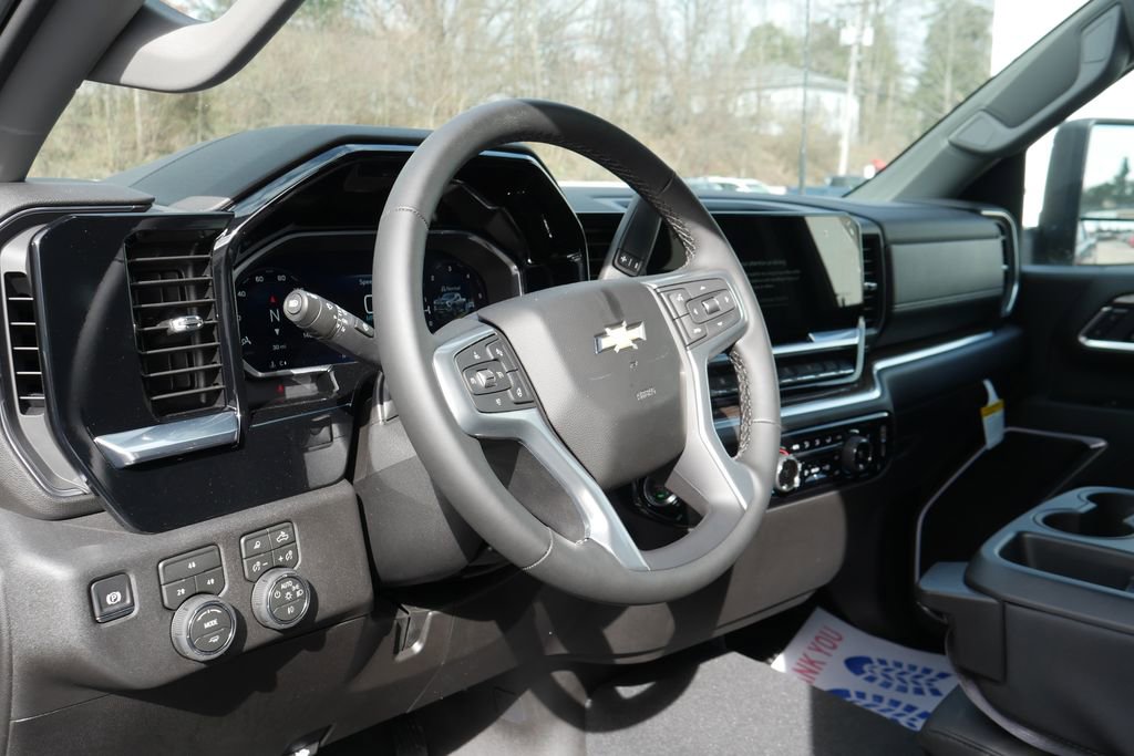 New 2026 Chevrolet Silverado 3500 LT w/ All Star Edition image 10