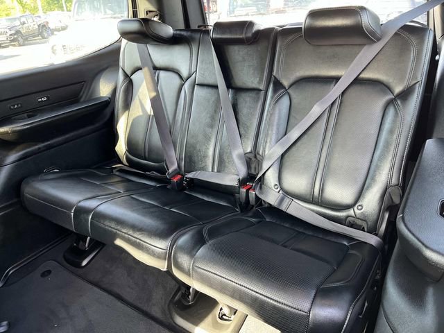 Used 2024 Jeep Wagoneer Series III AWD/4WD image 18