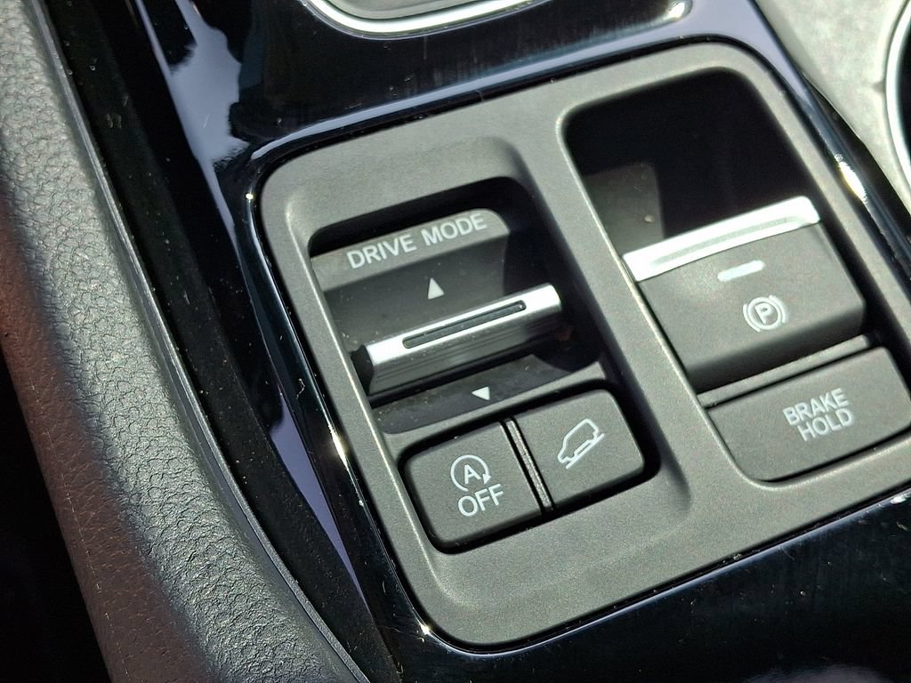 Used 2025 Honda Pilot Touring image 25