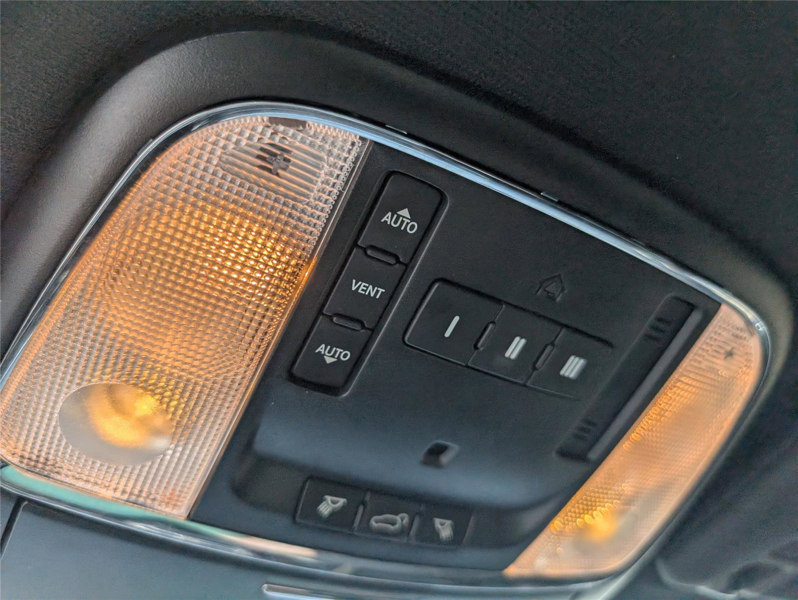 Used 2016 Jeep Grand Cherokee Laredo 75th Anniversary image 21