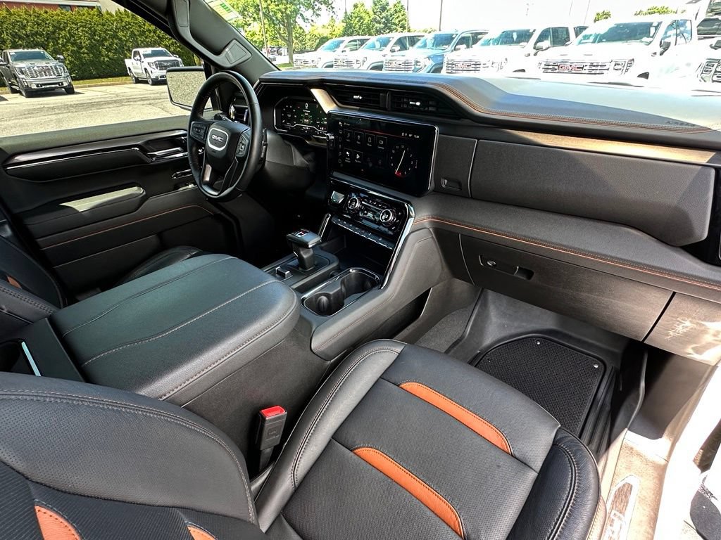 Used 2024 GMC Sierra 1500 AT4 w/ AT4 Premium Package AWD/4WD image 14