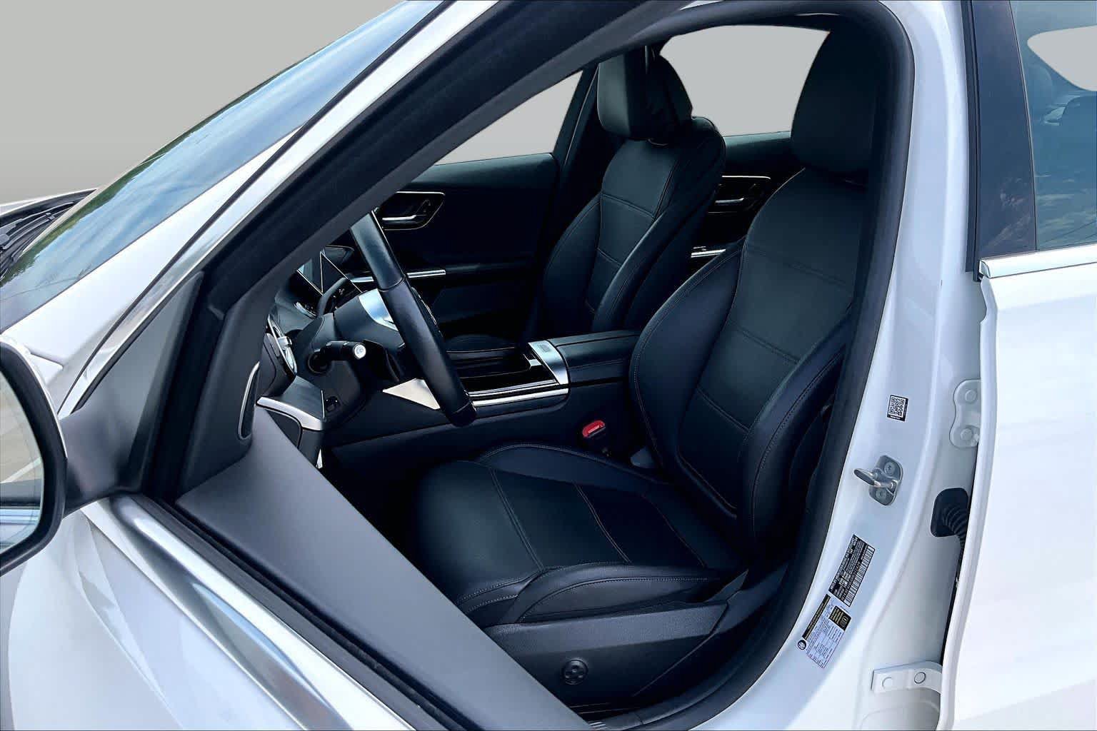 Used 2024 Mercedes-Benz C 300 4MATIC Sedan w/ Exclusive Trim Package image 8