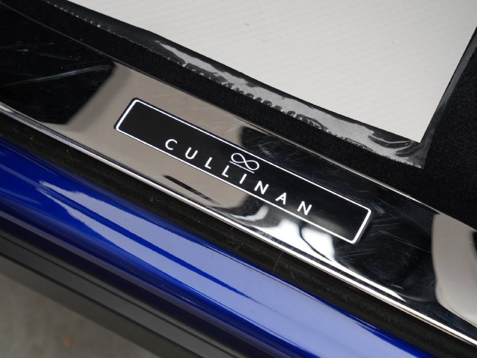 Certified 2021 Rolls-Royce Cullinan Black Badge AWD/4WD image 13