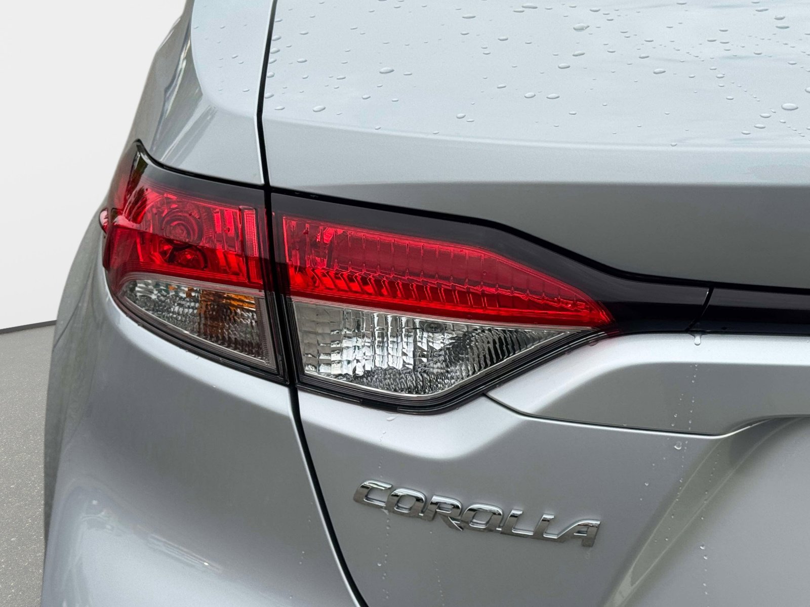 Used 2024 Toyota Corolla LE image 8