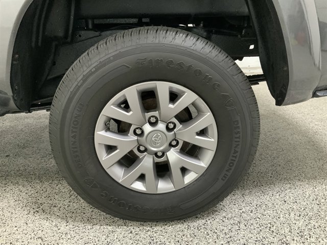 Used 2018 Toyota Tacoma SR5 AWD/4WD image 10