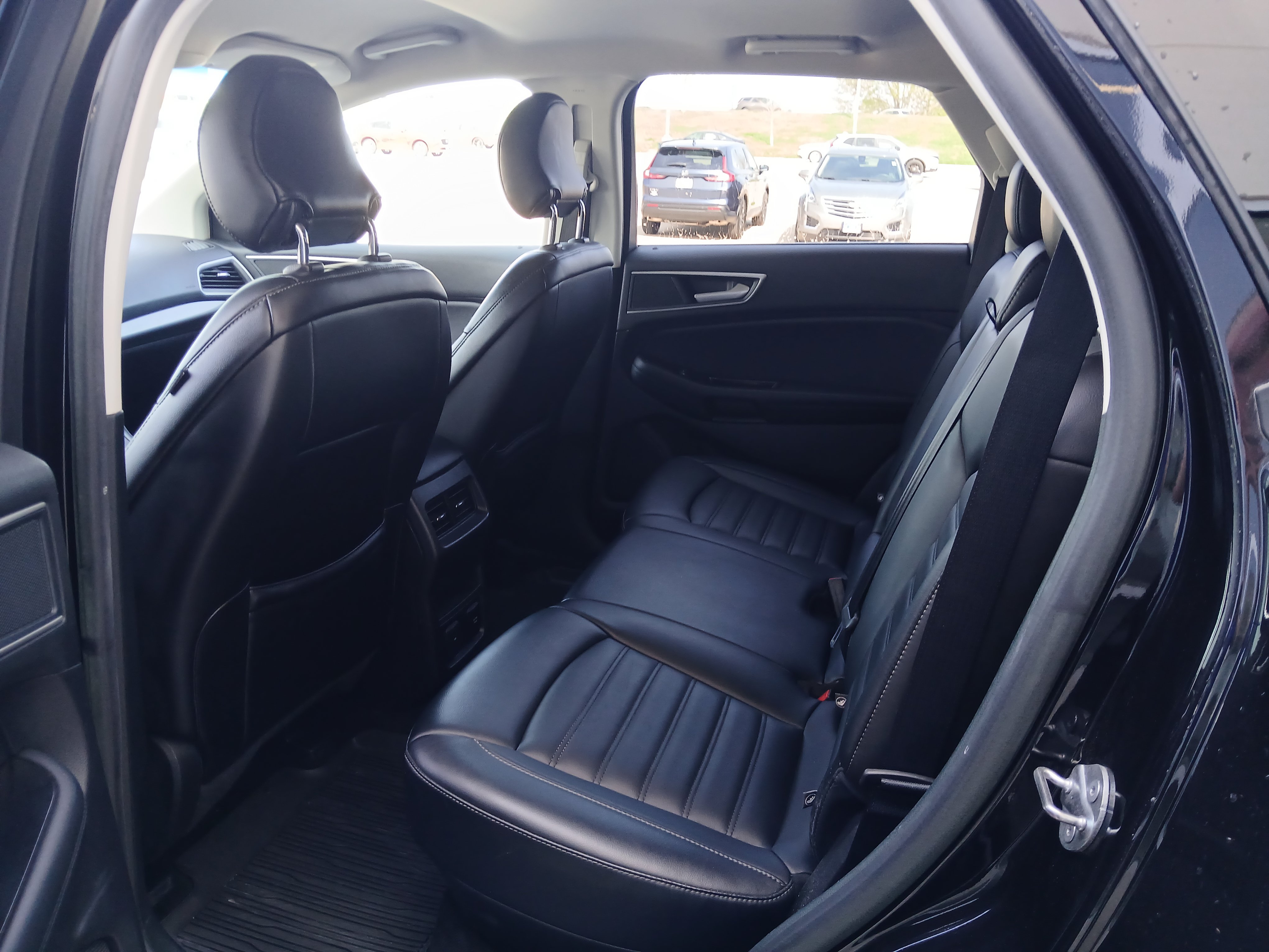 Used 2019 Ford Edge SEL w/ Equipment Group 201A AWD/4WD image 9