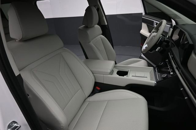 Used 2025 Hyundai Santa Fe SEL FWD image 29