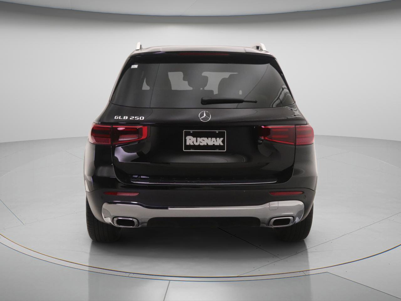 New 2026 Mercedes-Benz GLB 250 image 3