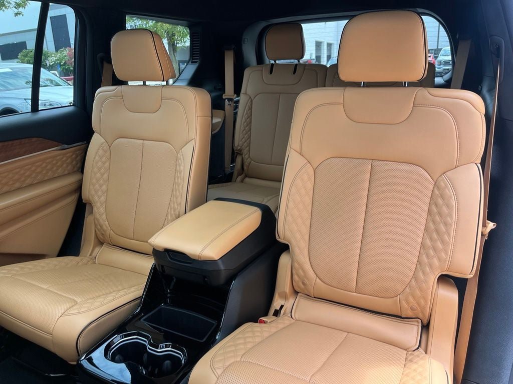 Used 2023 Jeep Grand Cherokee L Summit AWD/4WD image 13