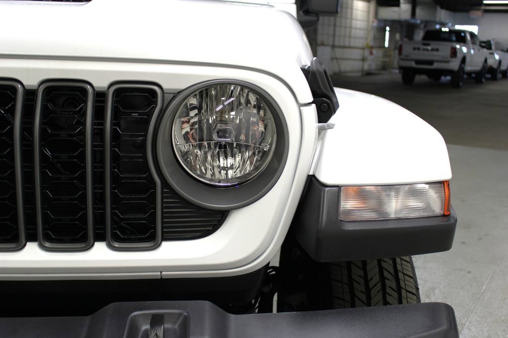 New 2026 Jeep Gladiator Sport image 31