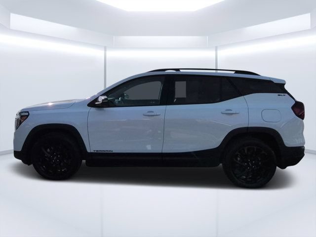 Used 2024 GMC Terrain SLT w/ Tech Package FWD image 6