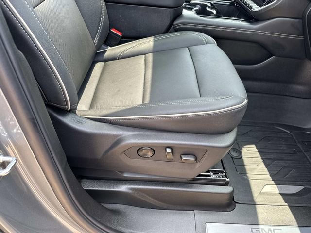 Used 2026 GMC Yukon Elevation w/ Elevation Premium Package RWD image 16