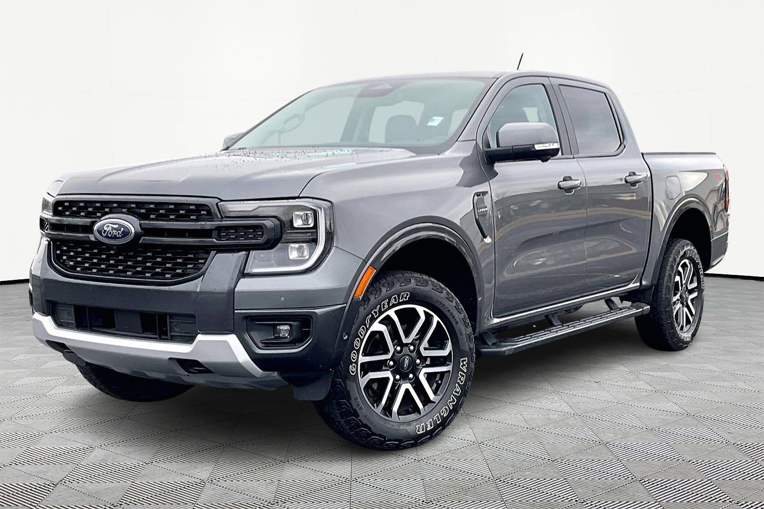 Used 2024 Ford Ranger Lariat w/ FX4 Off-Road Package image 2