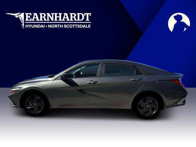 New 2026 Hyundai Elantra SEL Sport FWD image 3