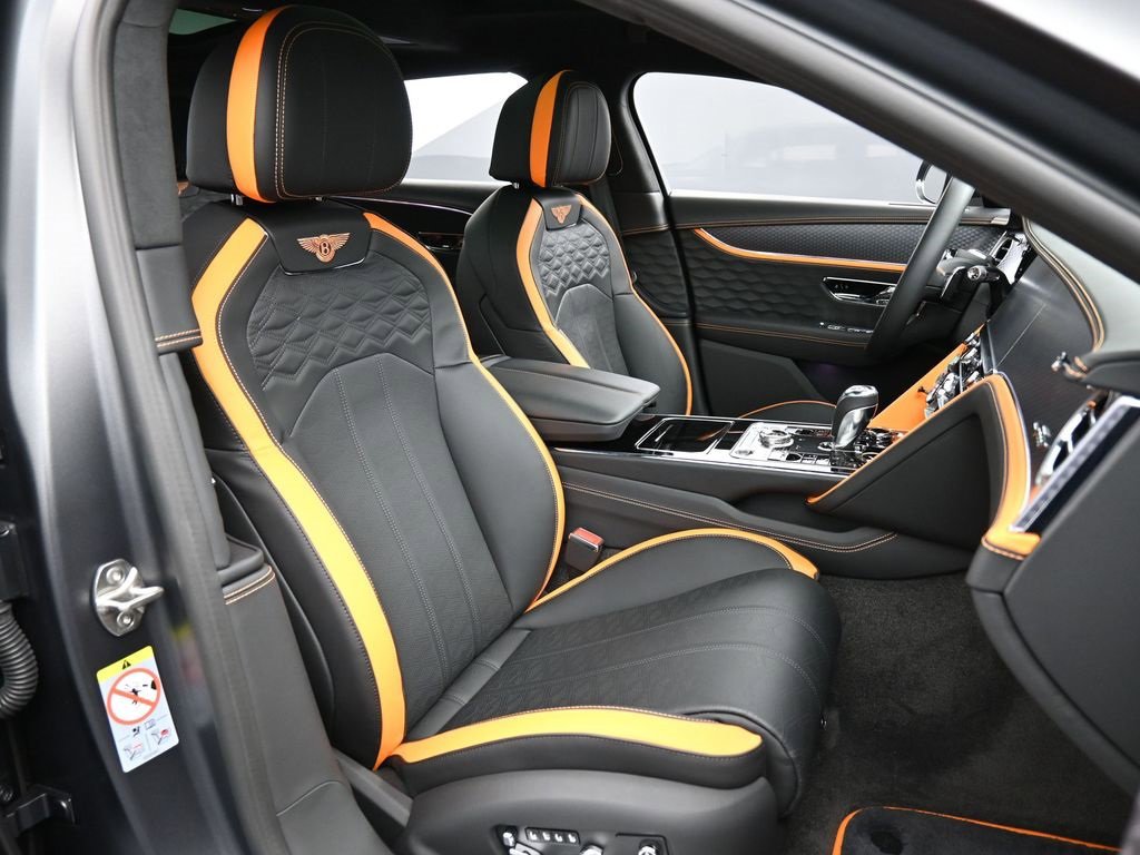 Used 2025 Bentley Flying Spur Plug-In Hybrid image 34