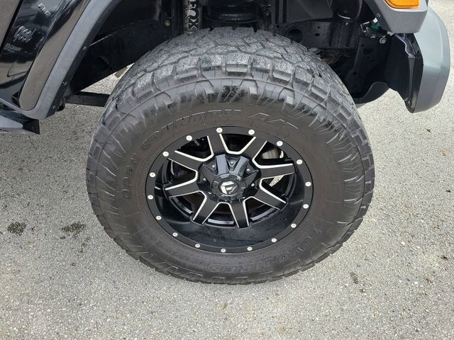 Used 2019 Jeep Wrangler Unlimited Sahara AWD/4WD image 7