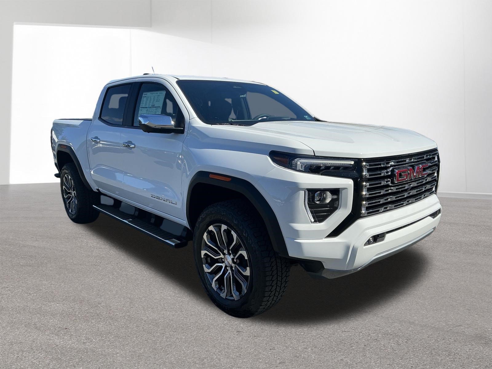 New 2026 GMC Canyon Denali AWD/4WD image 1