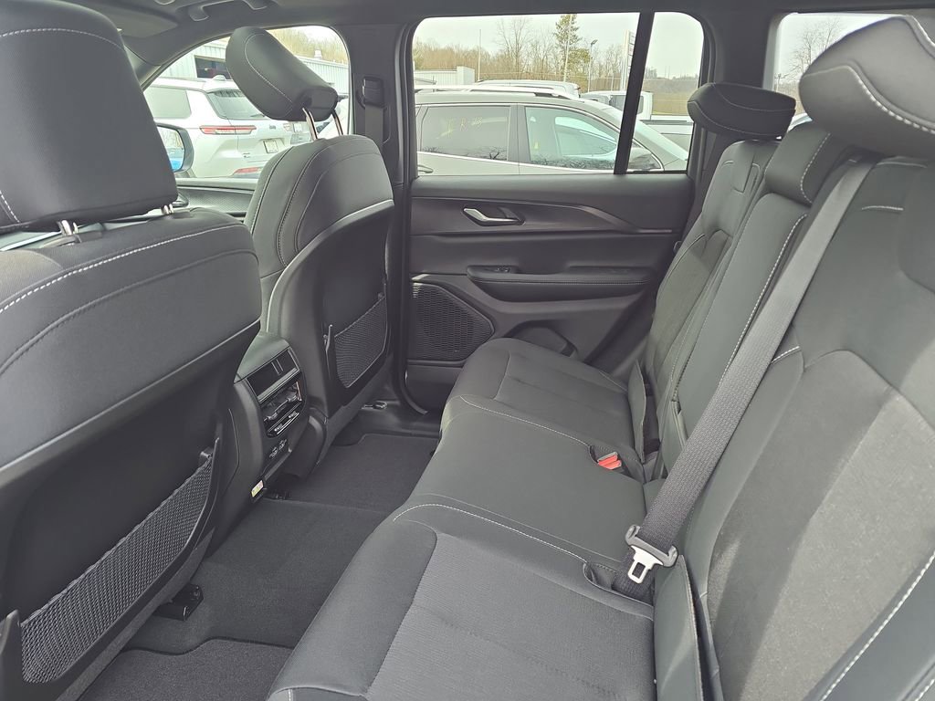New 2026 Jeep Grand Cherokee Laredo X AWD/4WD image 23