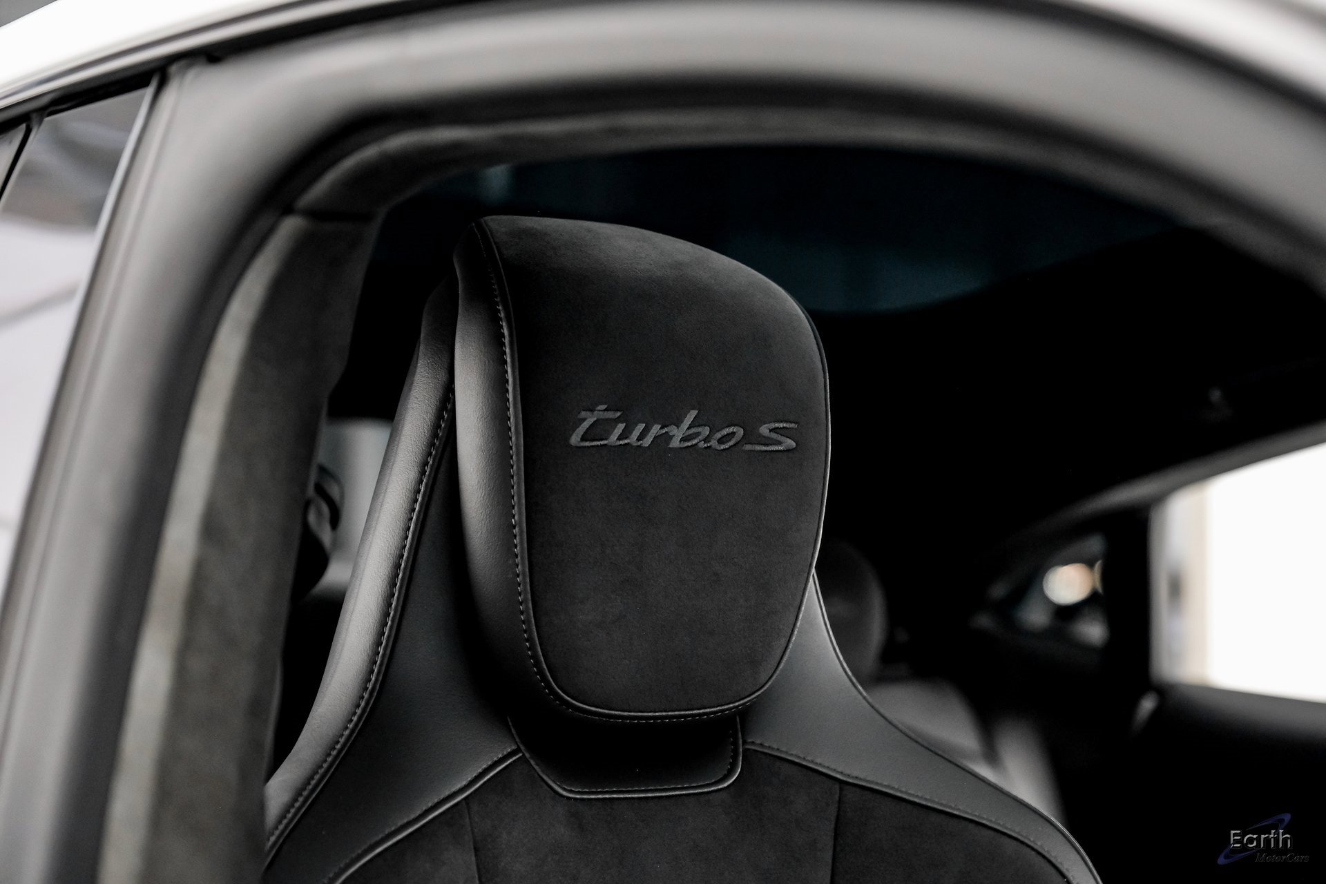 Used 2020 Porsche Taycan Turbo S image 47