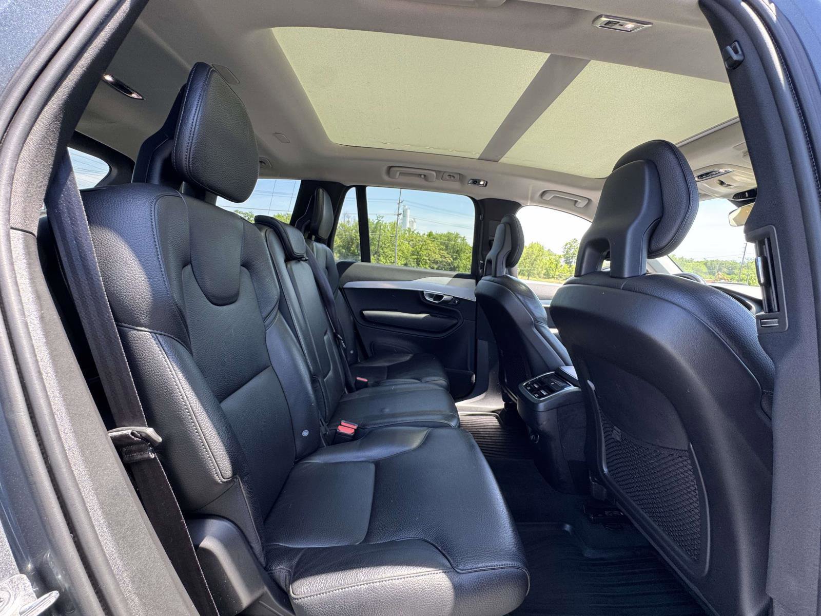 Used 2018 Volvo XC90 T6 Momentum w/ Convenience Package AWD/4WD image 18