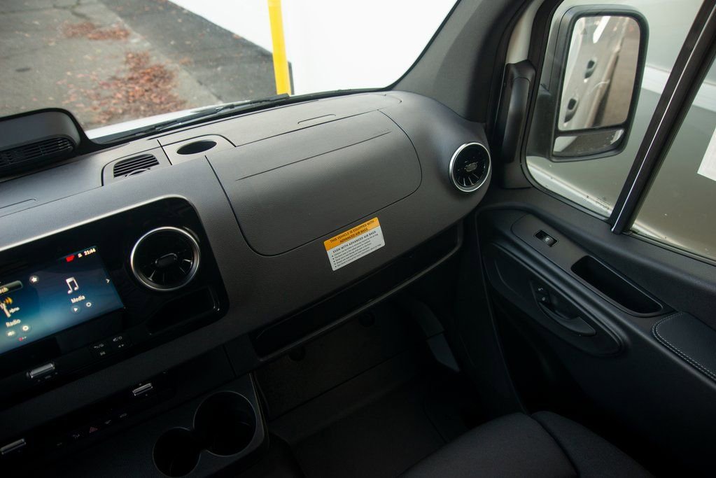New 2025 Mercedes-Benz Sprinter 4500 image 31