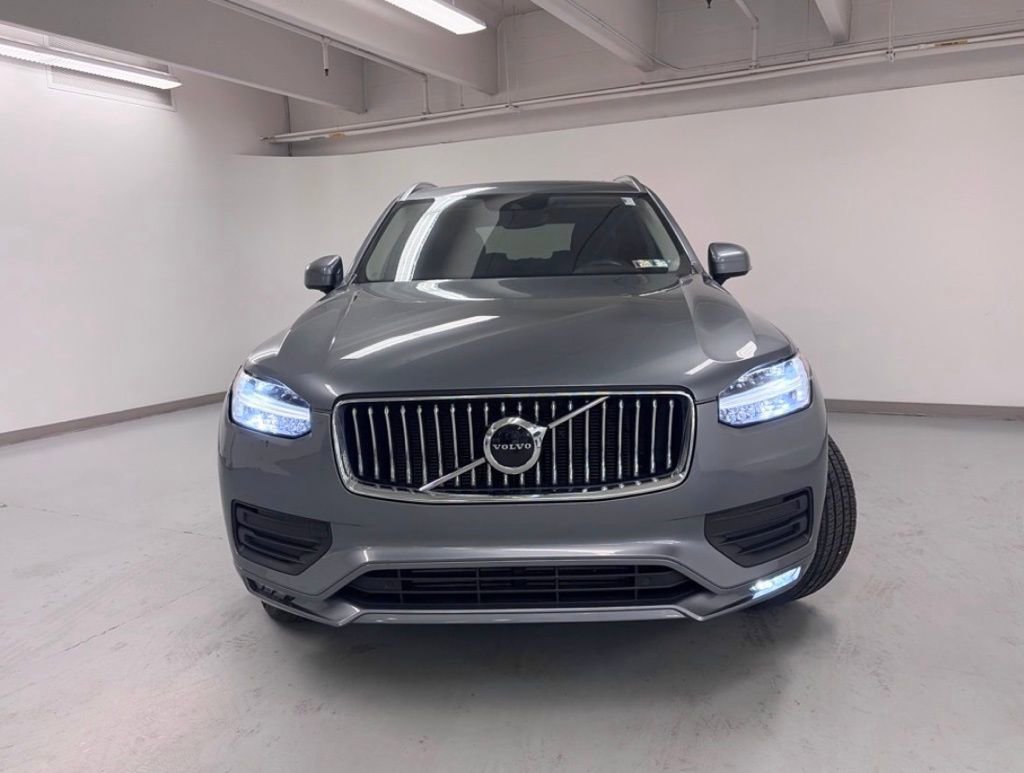 Used 2020 Volvo XC90 T6 Momentum w/ Protection Package AWD/4WD image 3