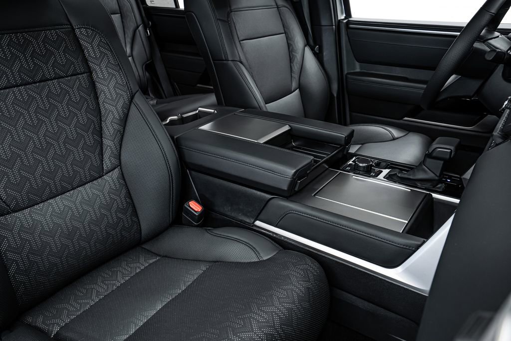 Used 2025 Toyota Sequoia Limited w/ TRD Off-Road Package image 21