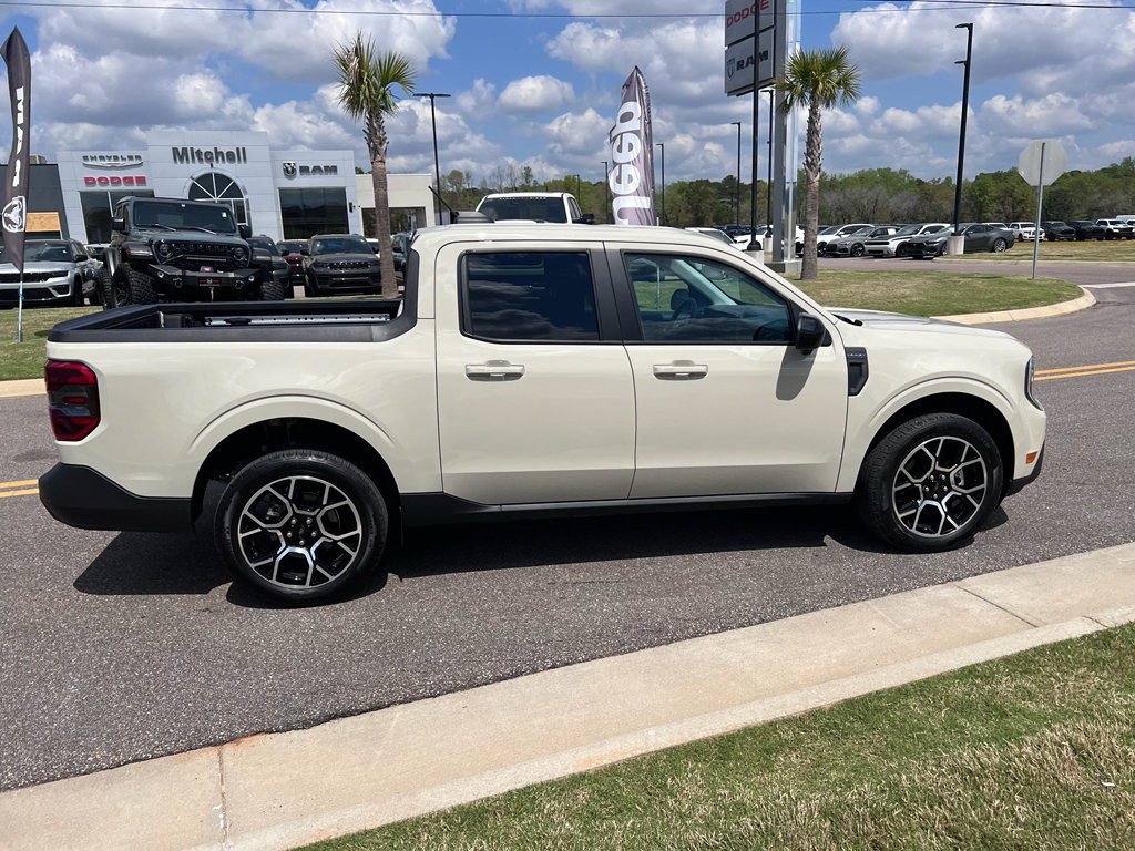 Used 2025 Ford Maverick Lariat image 3