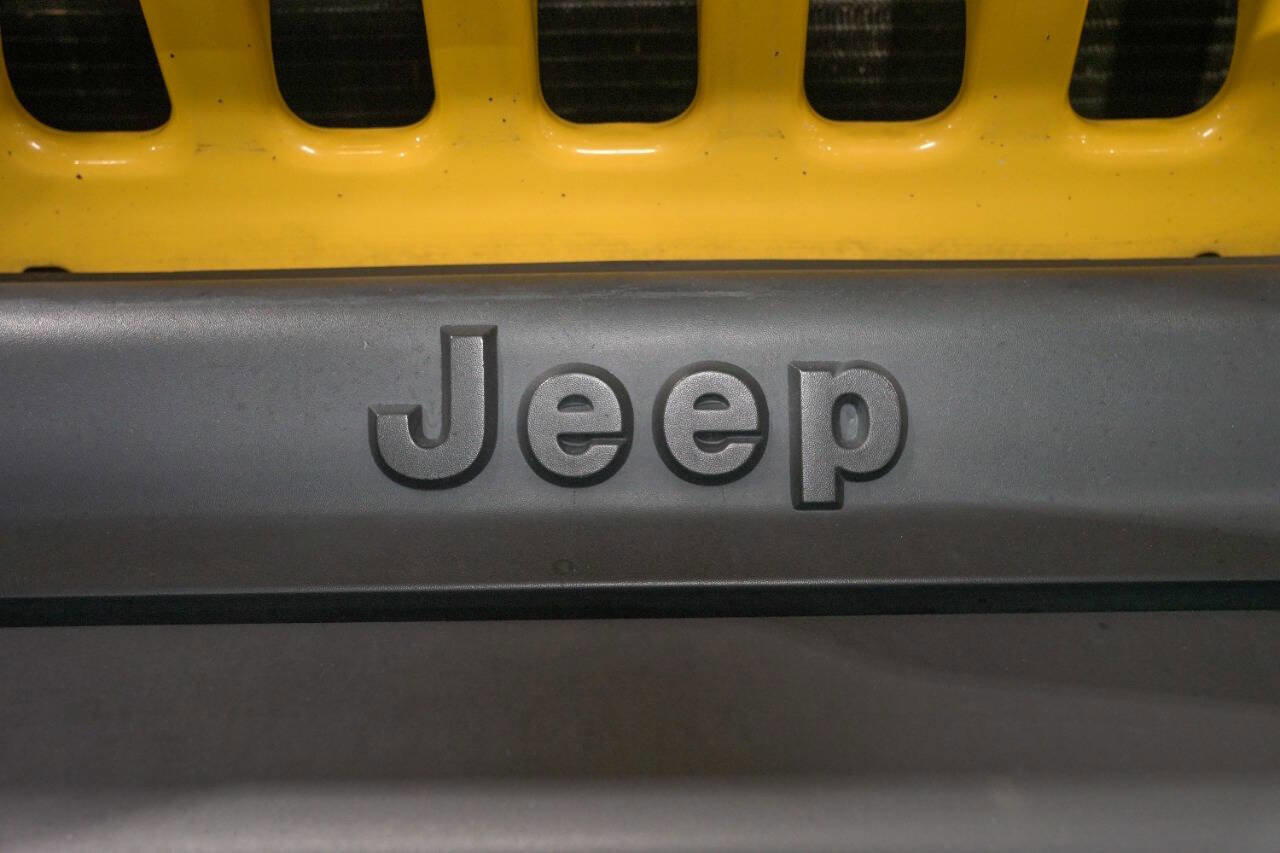 Used 2000 Jeep Wrangler Sport image 33