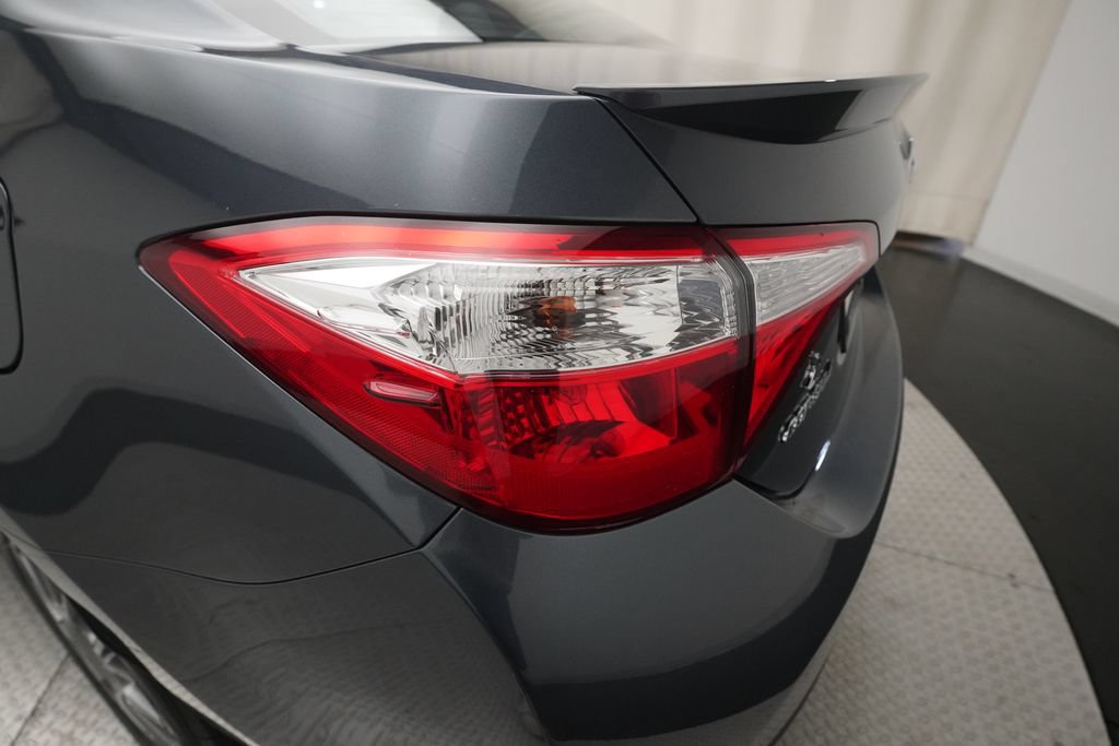 Used 2016 Toyota Corolla LE FWD image 31