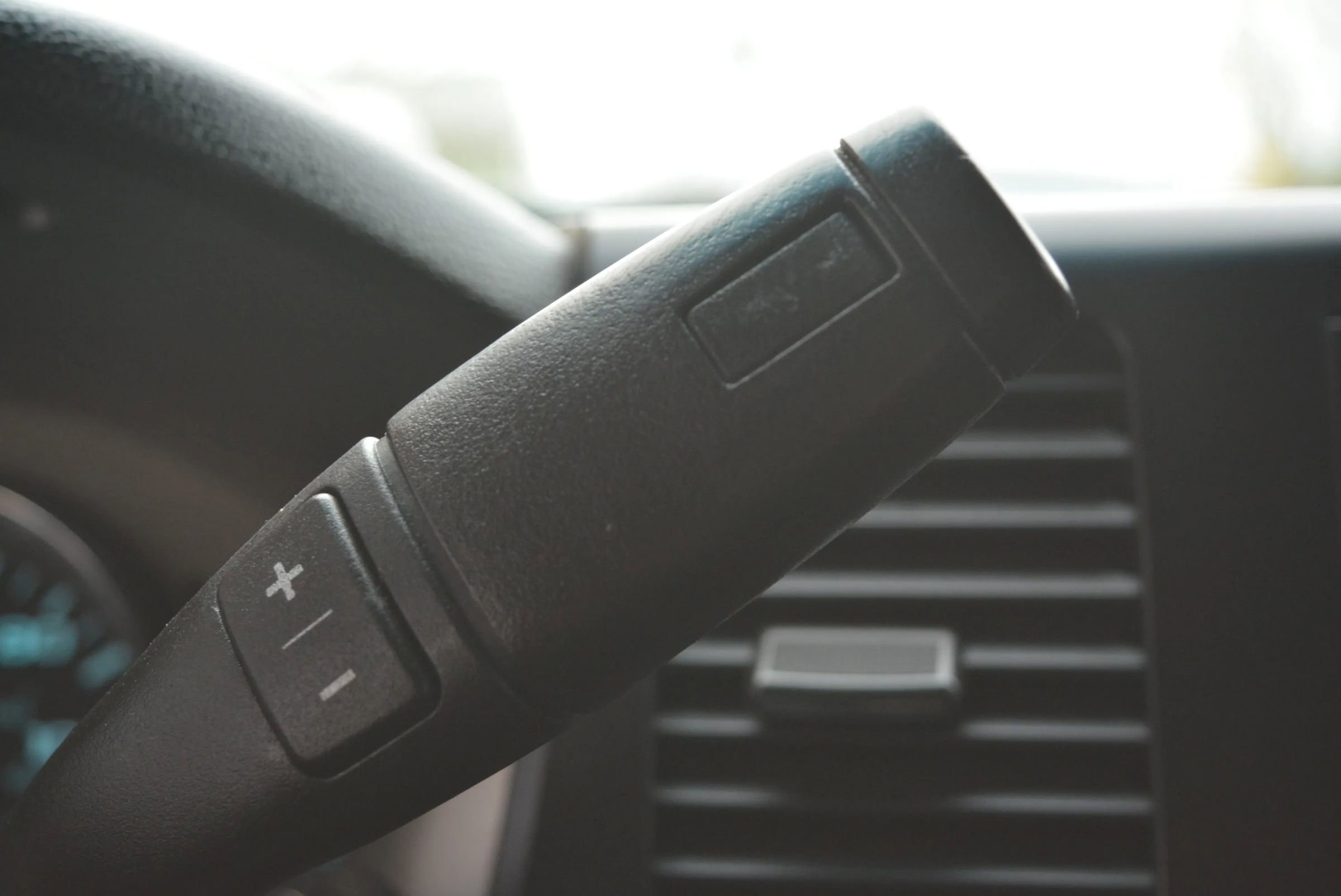 Used 2010 GMC Sierra 3500 SLE image 25