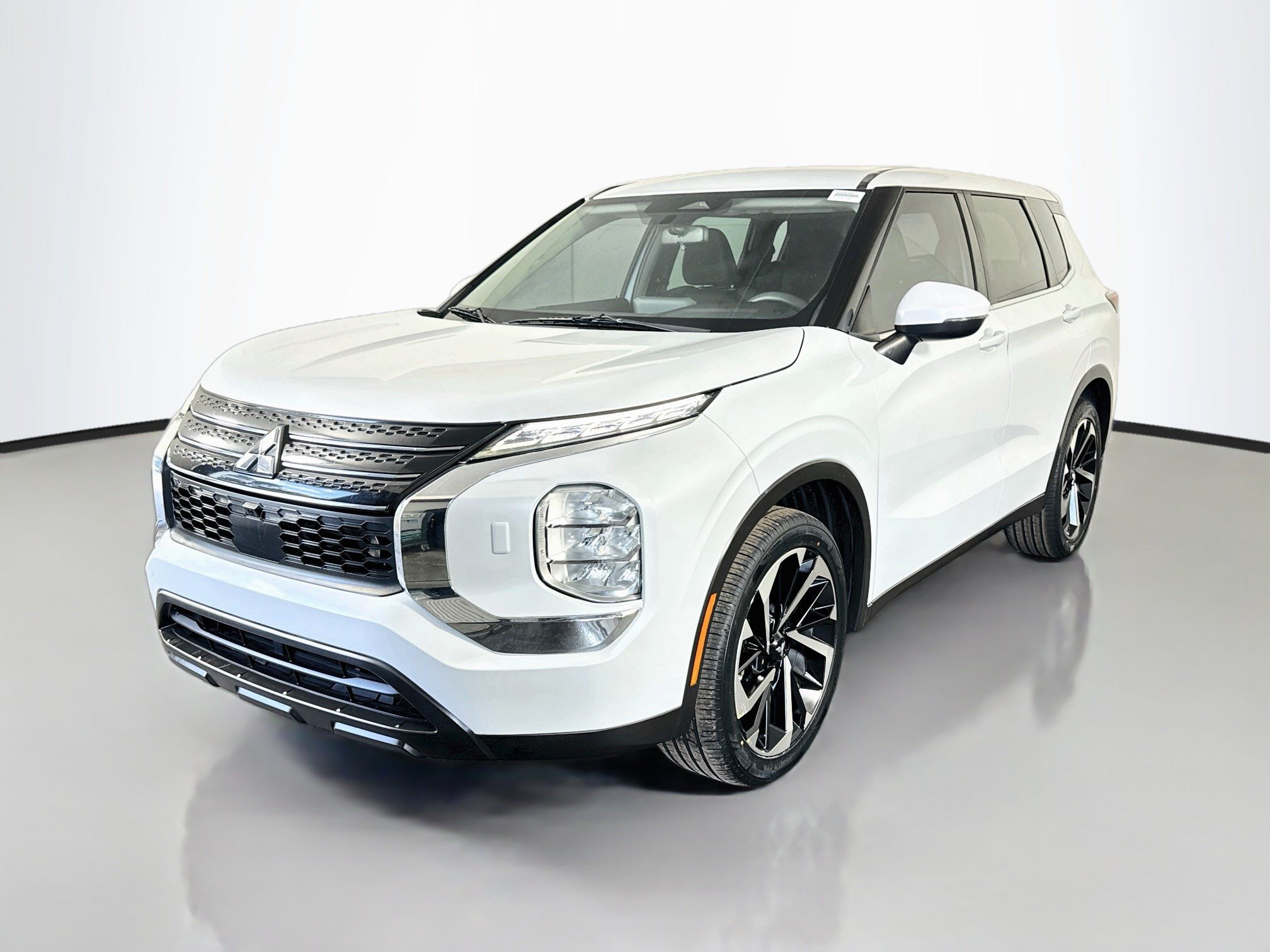 Used 2022 Mitsubishi Outlander ES AWD/4WD image 4