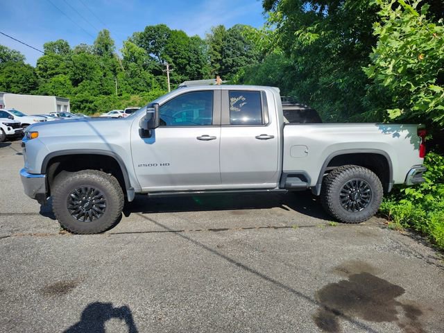 Used 2022 Chevrolet Silverado 2500 LT w/ Convenience Package AWD/4WD image 4