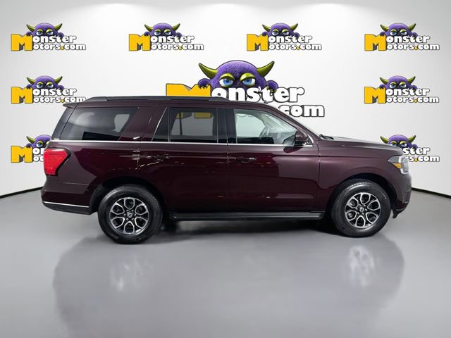 Used 2023 Ford Expedition XLT AWD/4WD image 4