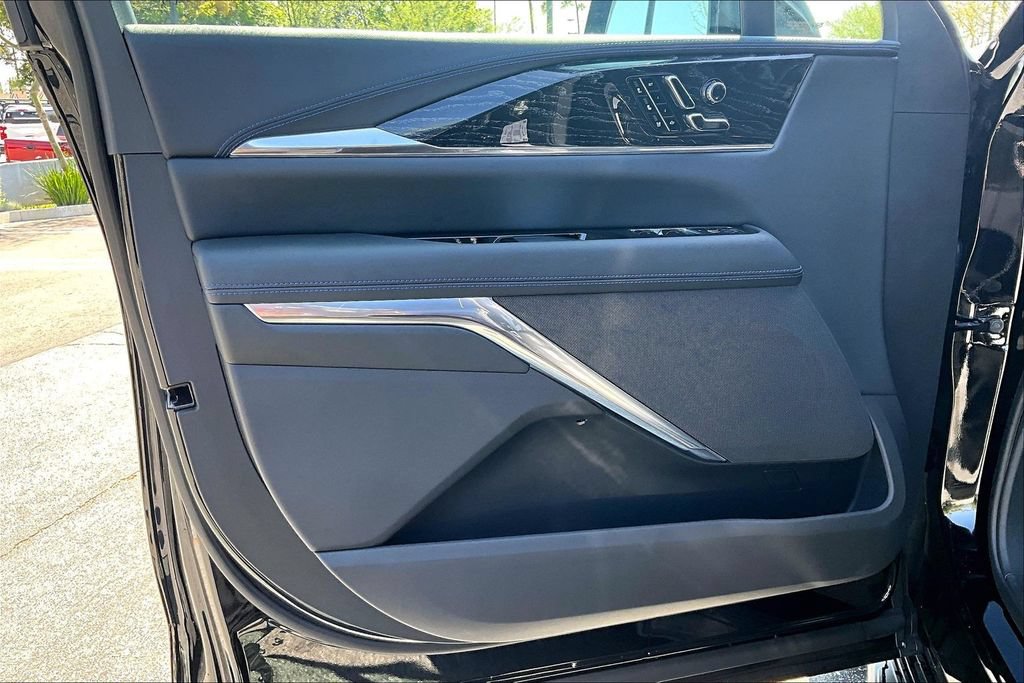 New 2026 Cadillac Escalade IQL Luxury w/ LPO, Floor Liner Package AWD/4WD image 11