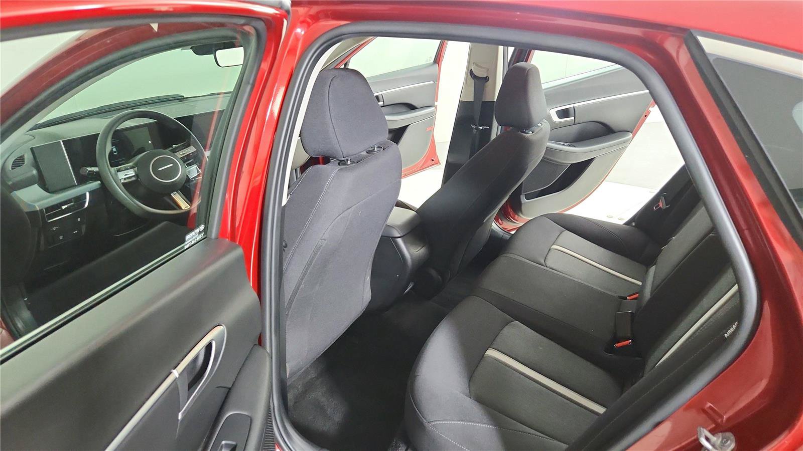 Used 2025 Hyundai Sonata SEL FWD image 16