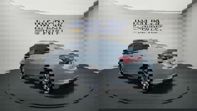 Used 2021 Chevrolet Malibu LT image 3