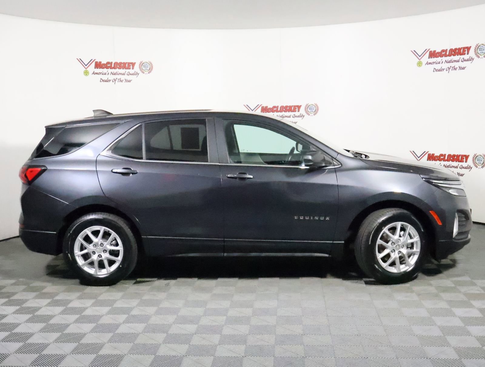 Used 2022 Chevrolet Equinox LT w/ Driver Convenience Package image 5