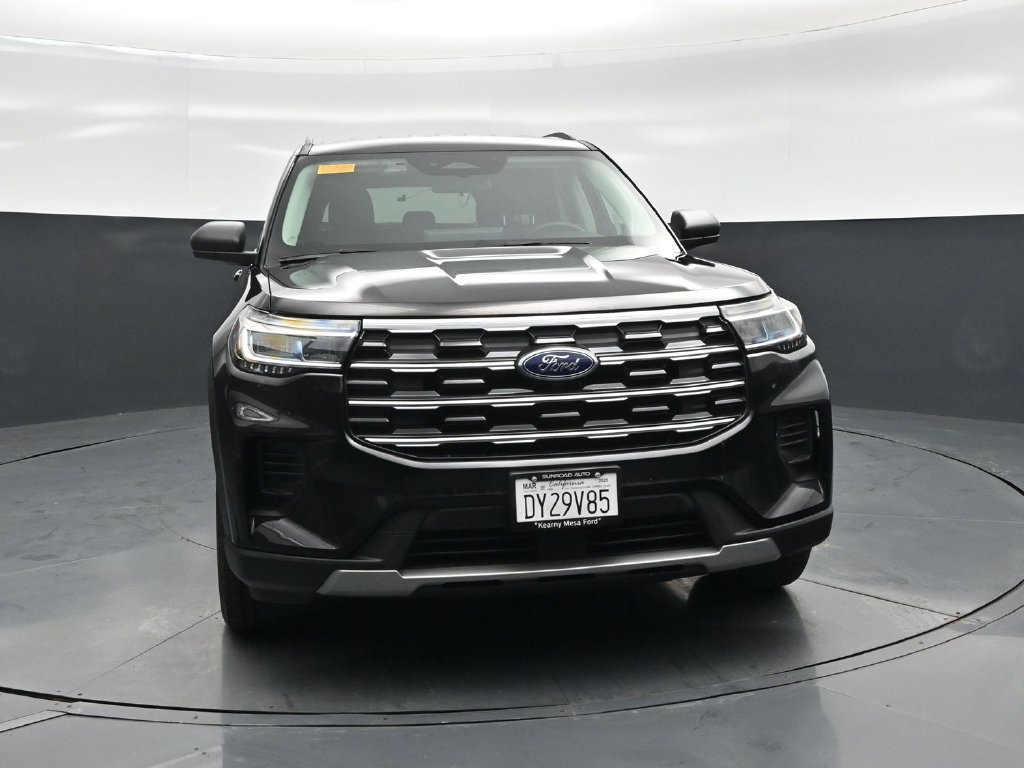 Used 2025 Ford Explorer Active AWD/4WD image 57