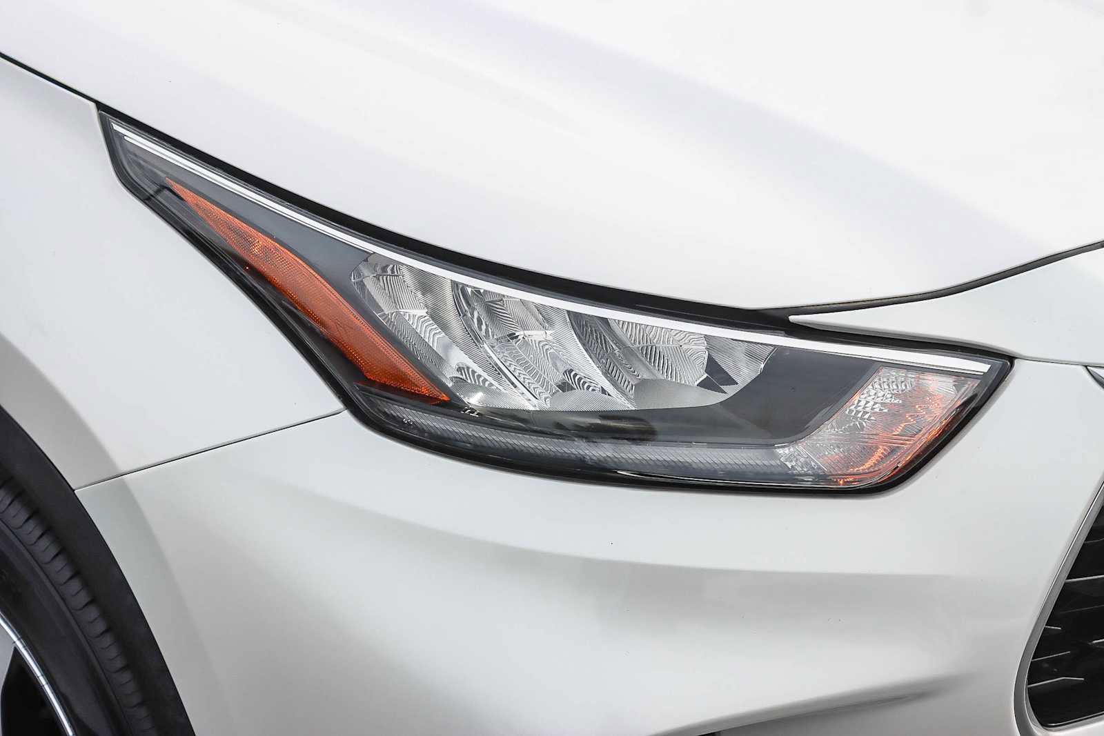 Used 2020 Toyota Highlander XLE image 7